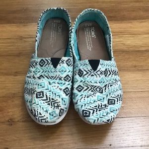 Toms Canvas Shoes